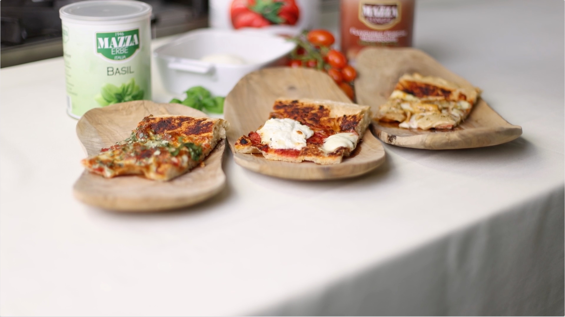 Pizza with Crushed Tomato Sauce